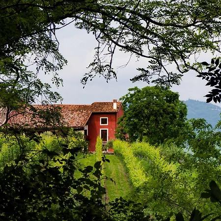 Masari Casa Rossa Vineyard Farm stay Brogliano